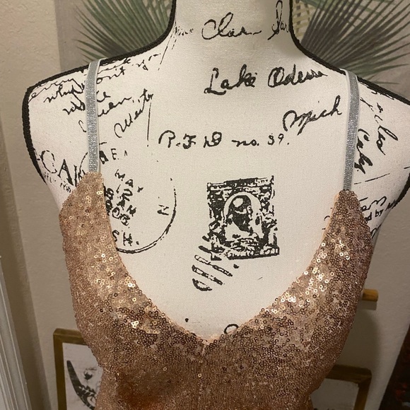 LookBook - Dress - Picture 7 of 11